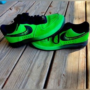 Nike lunar Force 1 Air Force 1 Size 8 Leather Superhuman Poison Green and Black